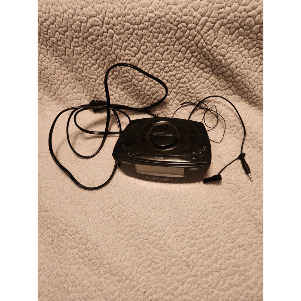 Vintage 2000's Timex large display alarm clock radio and with battery ba…